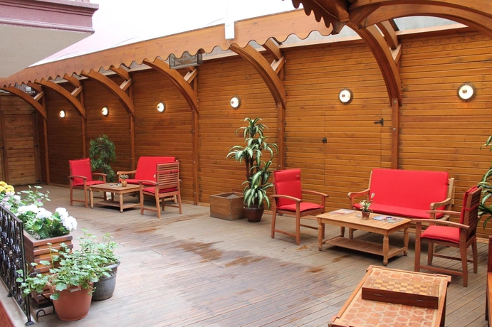 Imagen de los exteriores del Hotel Aruna. Foto 10