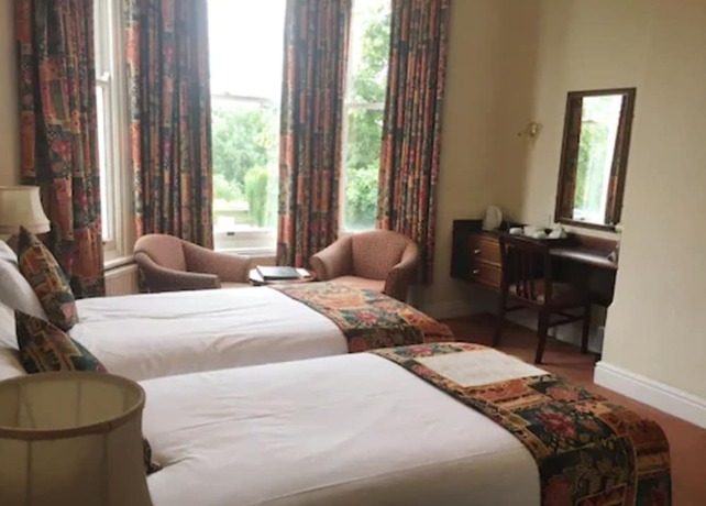 Imagen de la habitación del Hotel Arundel House. Foto 13