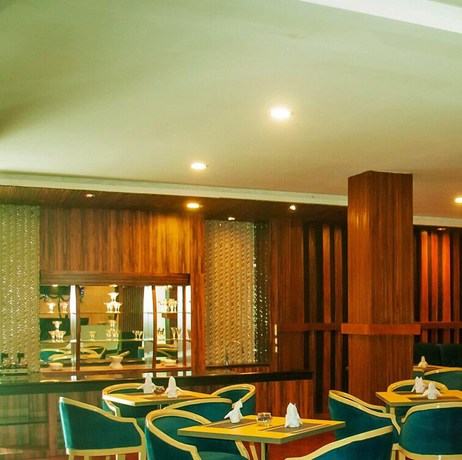 Imagen del bar/restaurante del Hotel Aruni Ancol. Foto 1