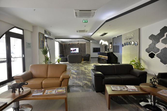 Imagen de la habitación del Hotel Arus. Foto 6