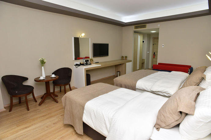 Imagen de los interiores del Hotel Arus. Foto 11