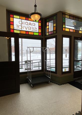 Imagen de los interiores del Hotel Arvon. Foto 16