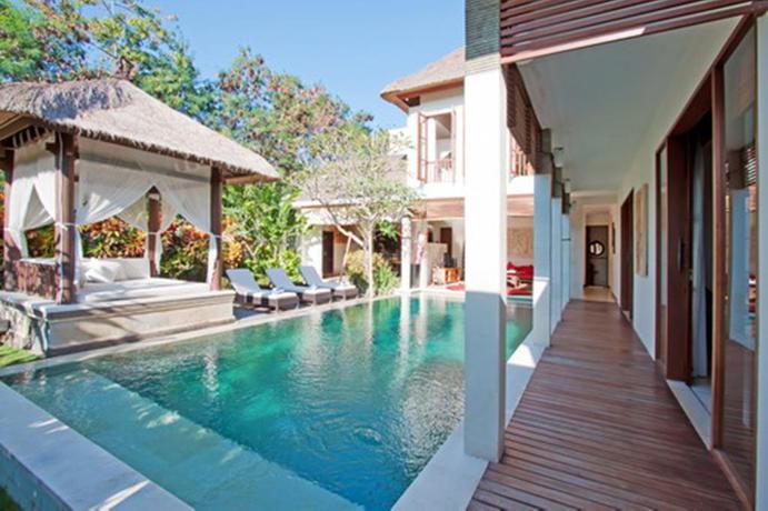 Imagen de la piscina del Hotel Arwana Estate. Foto 10