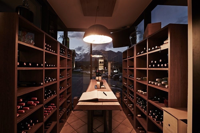 Imagen del bar/restaurante del Hotel Arx and Restaurant. Foto 4