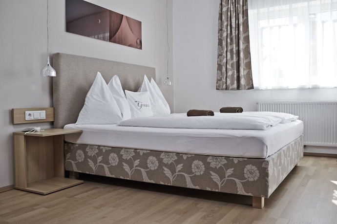 Imagen de la habitación del Hotel Arx and Restaurant. Foto 13