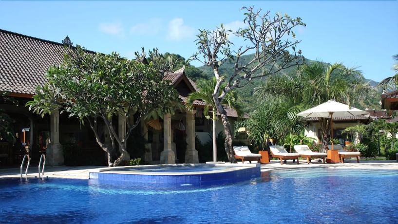 Imagen de la piscina del Hotel Arya Amed Beach Resort. Foto 20