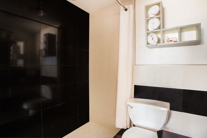 Imagen de la habitación del Hotel Arya Blu Inn and Suites. Foto 11