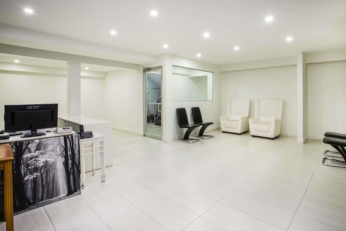 Imagen de los interiores del Hotel Arya Blu Inn and Suites. Foto 18