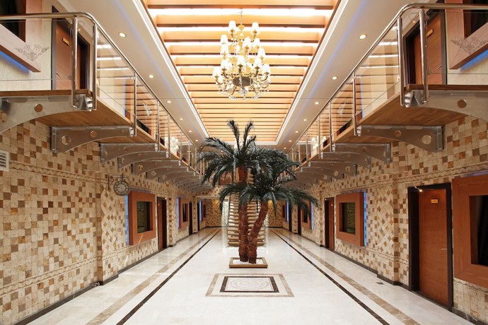 Imagen de los interiores del Hotel Arya Business Deluxe. Foto 17