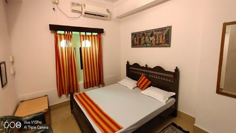 Imagen de la habitación del Hotel Arya Haveli. Foto 14