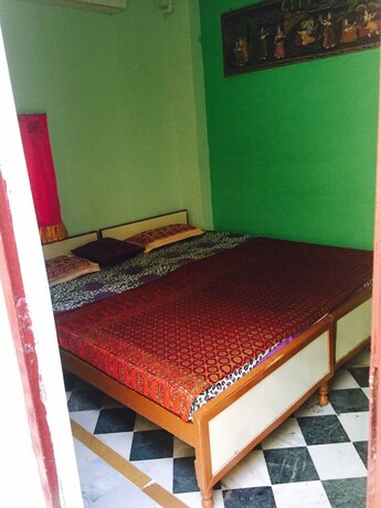 Imagen de la habitación del Hotel Arya Haveli. Foto 15