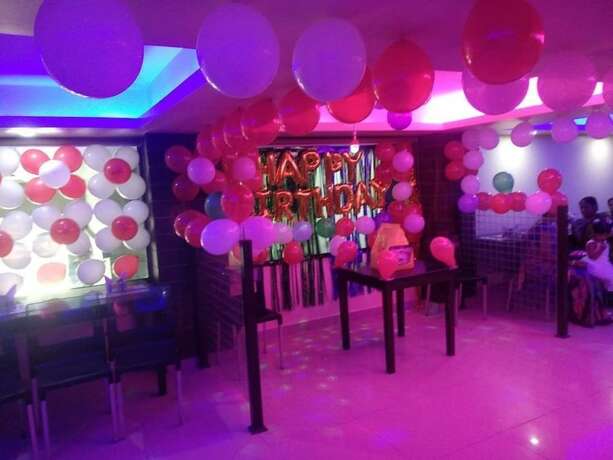 Imagen del bar/restaurante del Hotel Arya Inn. Foto 5