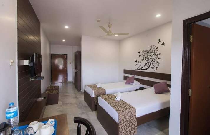 Imagen de la habitación del Hotel Arya Inn. Foto 8