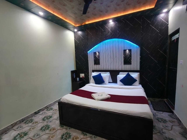 Imagen de la habitación del Hotel Arya Kulam Palace. Foto 14