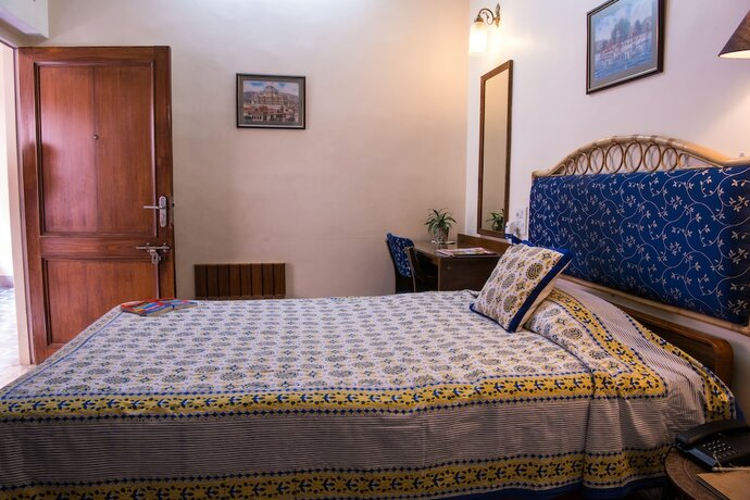 Imagen de la habitación del Hotel Arya Niwas. Foto 18