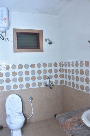 Imagen de la habitación del Hotel Arya Palace. Foto 2