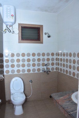 Imagen de la habitación del Hotel Arya Palace. Foto 5