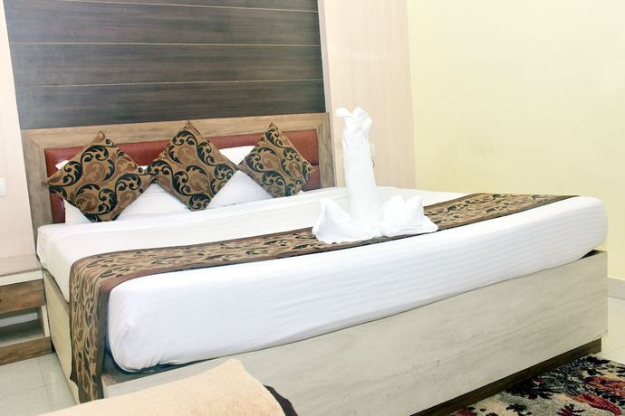 Imagen de la habitación del Hotel Arya Palace. Foto 8