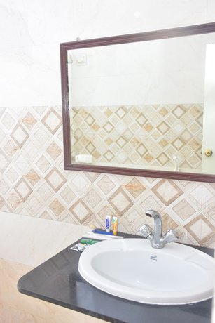 Imagen de la habitación del Hotel Arya Palace. Foto 14