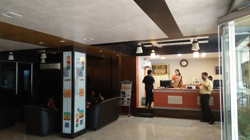 Imagen de los interiores del Hotel Arya Palace. Foto 18