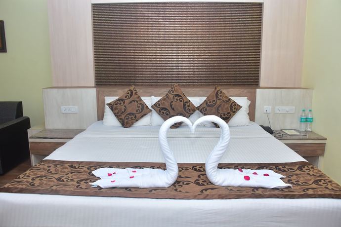 Imagen de la habitación del Hotel Arya Palace. Foto 15