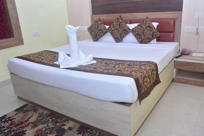 Imagen de la habitación del Hotel Arya Palace. Foto 16
