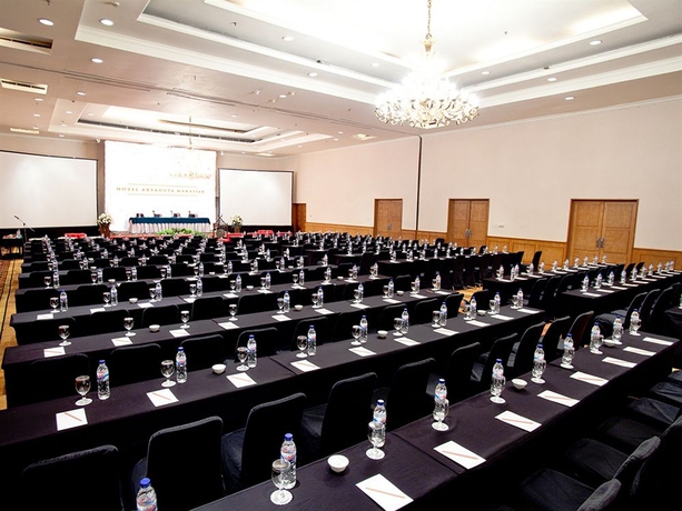 Imagen de los interiores del Hotel Aryaduta Makassar. Foto 16