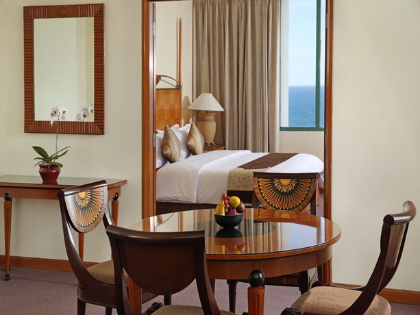 Imagen de los interiores del Hotel Aryaduta Manado. Foto 2