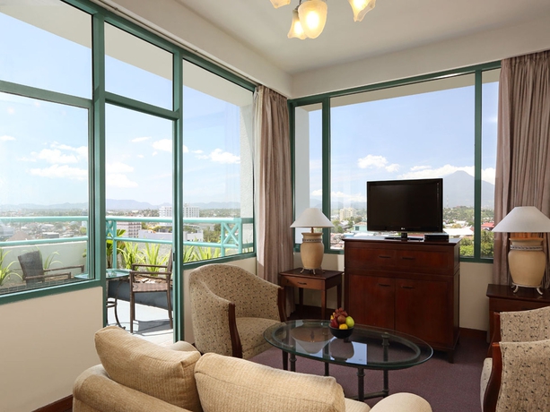Imagen de los interiores del Hotel Aryaduta Manado. Foto 6
