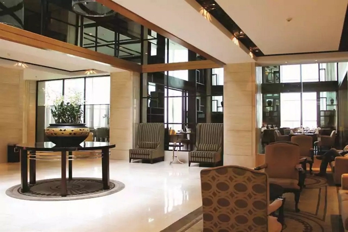 Imagen de los interiores del Hotel Aryaduta Medan. Foto 7