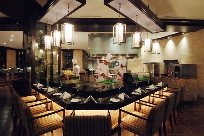 Imagen del bar/restaurante del Hotel Aryaduta Medan. Foto 2