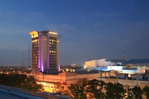 Imagen general del Hotel Aryaduta Palembang. Foto 2
