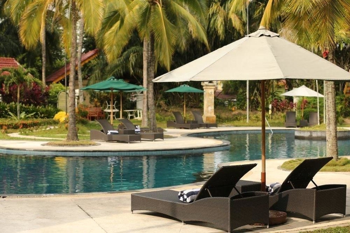 Imagen de la piscina del Hotel Aryaduta Pekanbaru. Foto 13