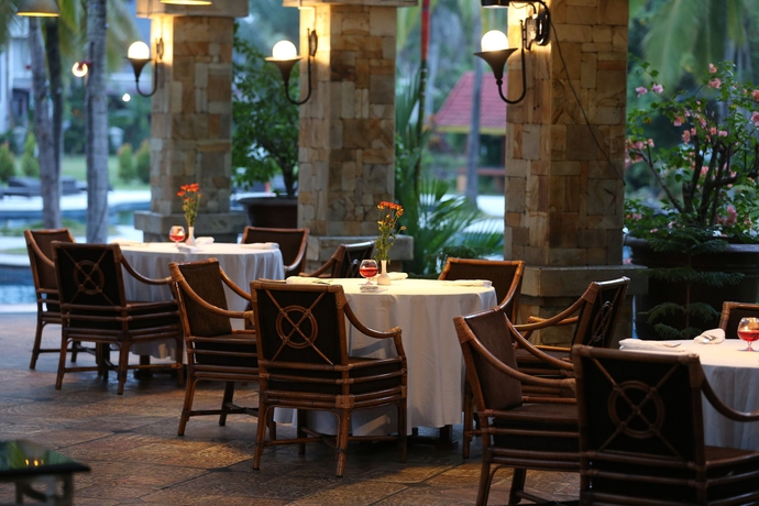 Imagen del bar/restaurante del Hotel Aryaduta Pekanbaru. Foto 4
