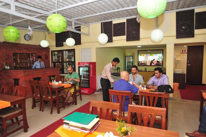 Imagen del bar/restaurante del Hotel Aryatara Kathmandu. Foto 2