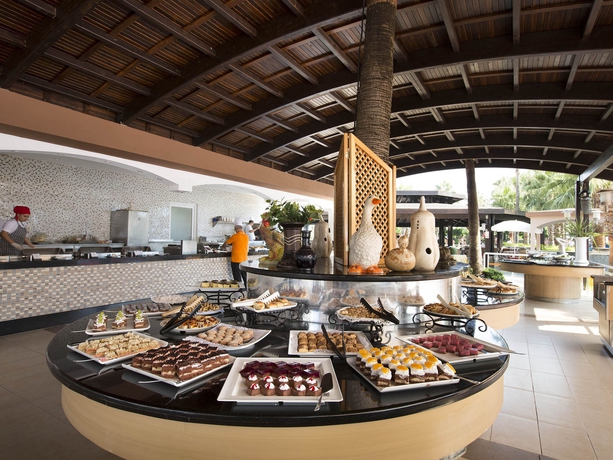 Imagen del bar/restaurante del Hotel Arycanda Kirman Premium. Foto 2