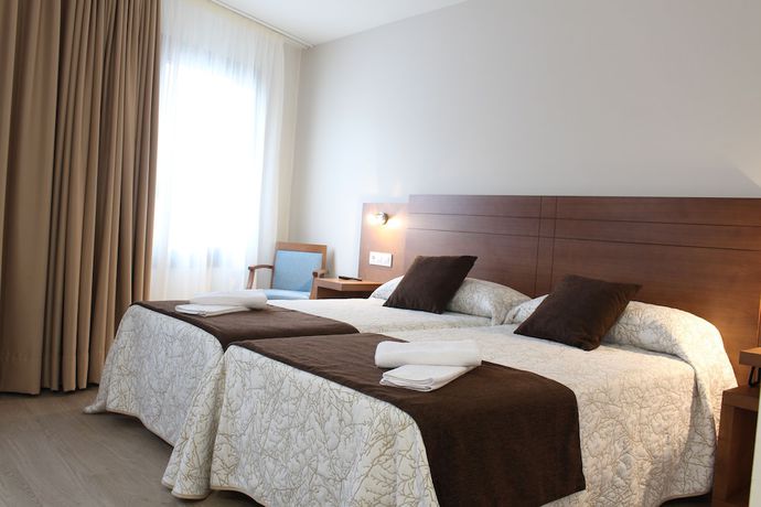 Imagen de la habitación del Hotel Arzúa. Foto 6