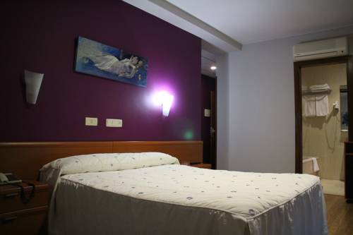 Imagen de la habitación del Hotel As Camelias. Foto 5