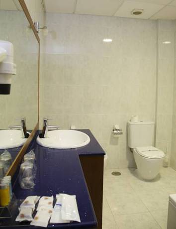 Imagen de la habitación del Hotel As Camelias. Foto 7