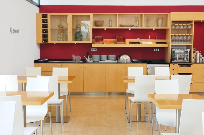 Imagen general del Hotel As Porta Catalana. Foto 8