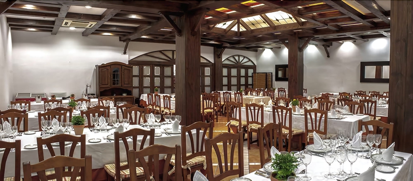 Imagen del bar/restaurante del Hotel Asador Albenzaire. Foto 7