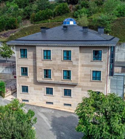 Imagen de los exteriores del Hotel Asador Arriarte. Foto 11