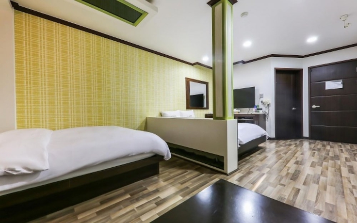 Imagen de la habitación del Hotel Asan Crystal. Foto 1