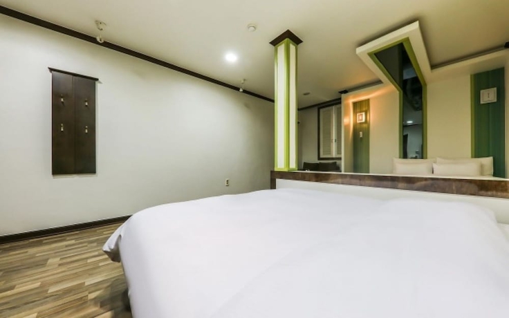 Imagen de la habitación del Hotel Asan Crystal. Foto 2