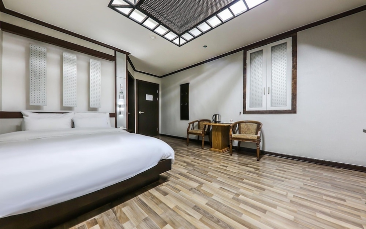 Imagen de la habitación del Hotel Asan Crystal. Foto 3