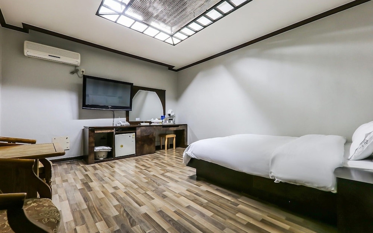 Imagen de la habitación del Hotel Asan Crystal. Foto 4