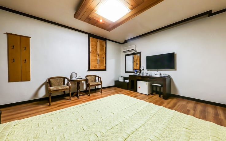 Imagen de la habitación del Hotel Asan Crystal. Foto 9