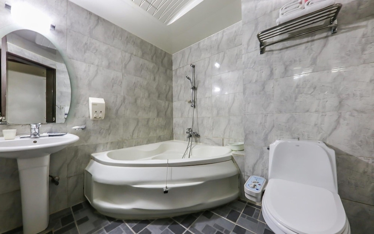 Imagen de la habitación del Hotel Asan Crystal. Foto 14