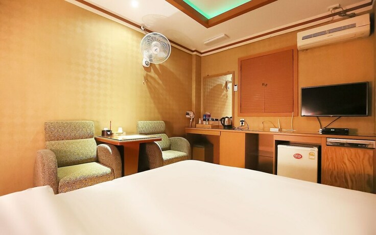 Imagen de la habitación del Hotel Asan Hill Star Park. Foto 14