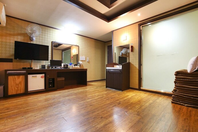 Imagen de la habitación del Hotel Asan Hill Star Park. Foto 28